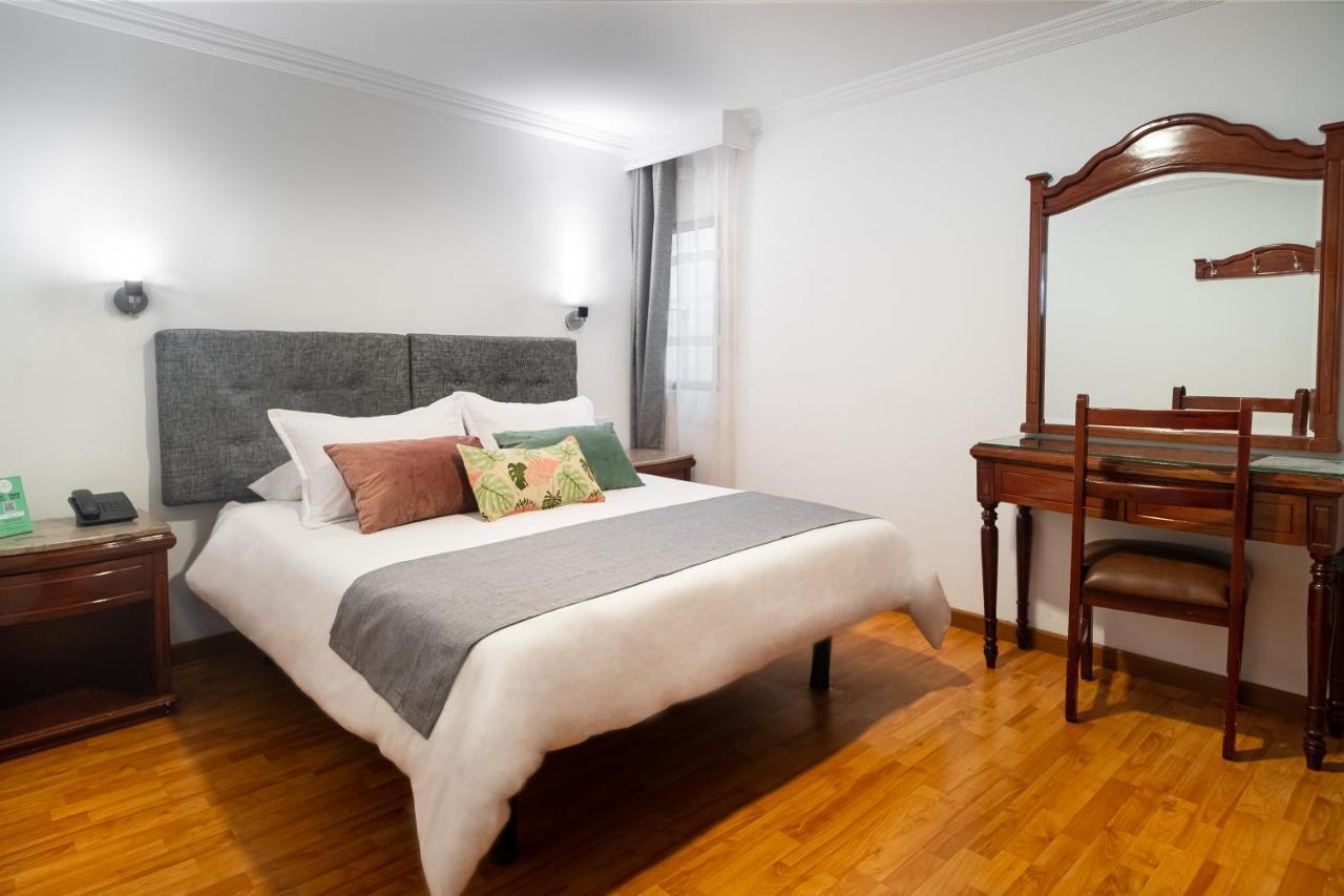 Hotel Virrey Central