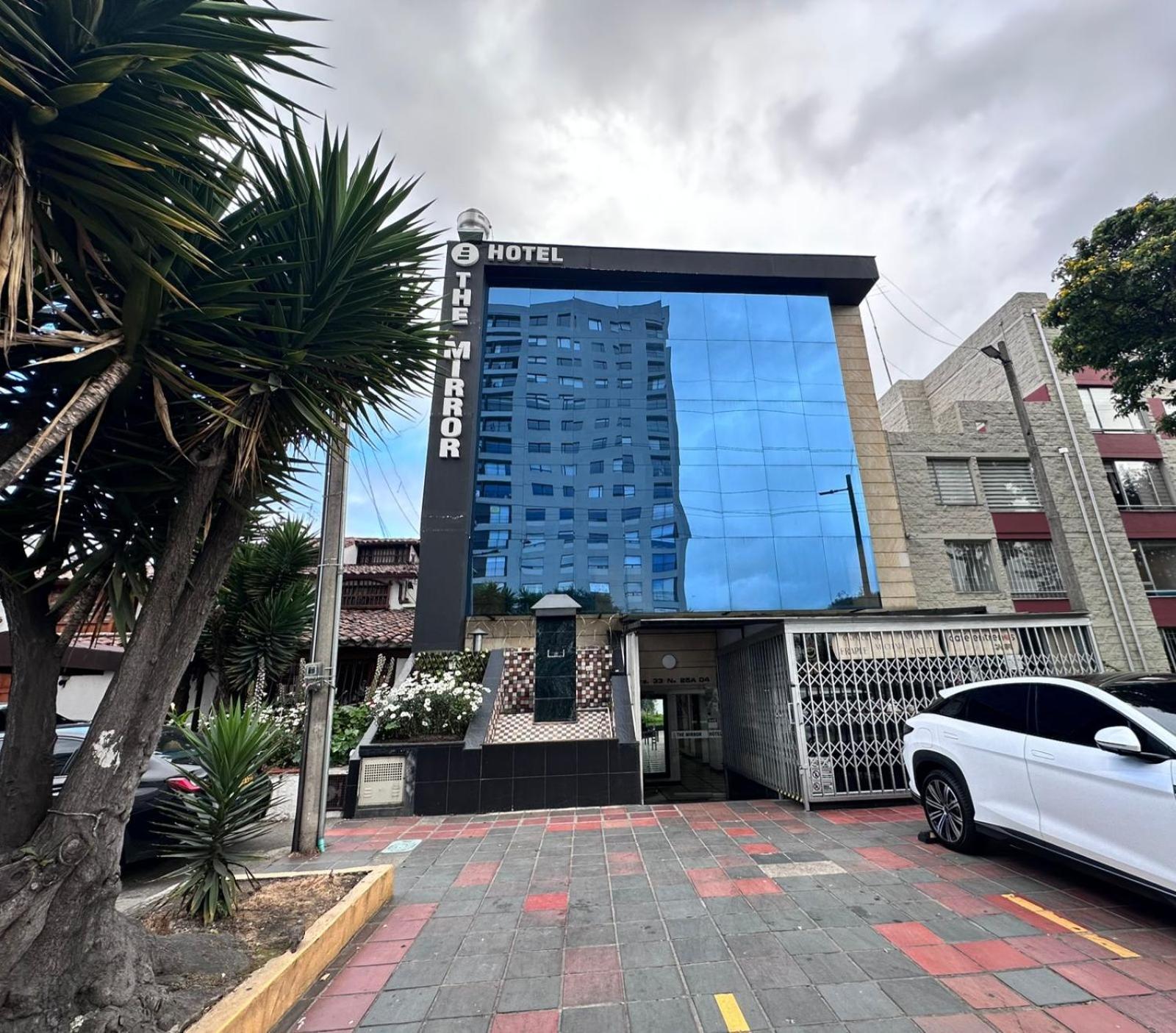 Hotel The Mirror - Corferias - Vive Claro